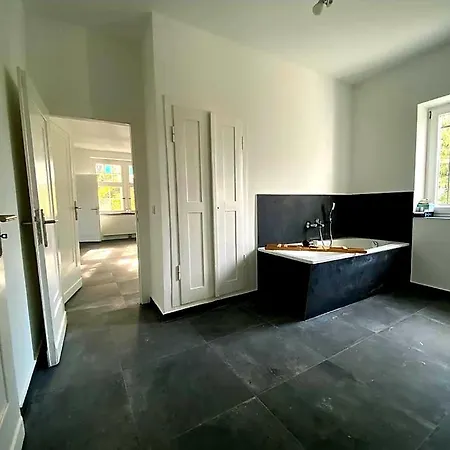 Get-your-flat Traumhafte Altbau-wohnung In Denkmal-villa 3 Zr Kü Bad 2 Schlafzr 125 M2 Haustier Auf Anfrage - Ruhig&naturnah *