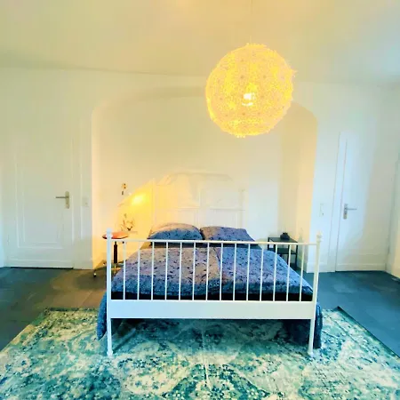 Get-your-flat Traumhafte Altbau-wohnung In Denkmal-villa 3 Zr Kue Bad 2 Schlafzr 125 M2 Haustier Auf Anfrage - Ruhig & Naturnah