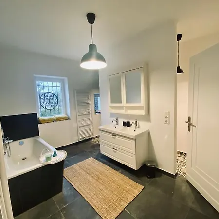 Get-your-flat Traumhafte Altbau-wohnung In Denkmal-villa 3 Zr Kue Bad 2 Schlafzr 125 M2 Haustier Auf Anfrage - Ruhig & Naturnah Appartement