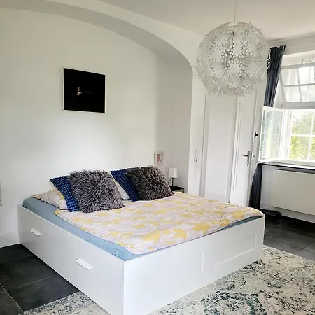 Get-your-flat Traumhafte Altbau-wohnung In Denkmal-villa 3 Zr Kue Bad 2 Schlafzr 125 M2 Haustier Auf Anfrage - Ruhig & Naturnah Appartement *