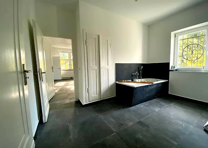 Get-your-flat Traumhafte Altbau-wohnung In Denkmal-villa 3 Zr Kü Bad 2 Schlafzr 125 M2 Haustier Auf Anfrage - Ruhig&naturnah *