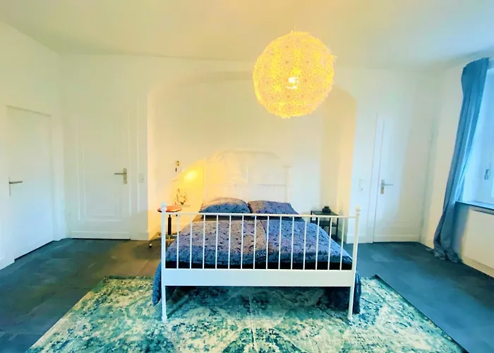 Get-your-flat Traumhafte Altbau-wohnung In Denkmal-villa 3 Zr Kue Bad 2 Schlafzr 125 M2 Haustier Auf Anfrage - Ruhig & Naturnah