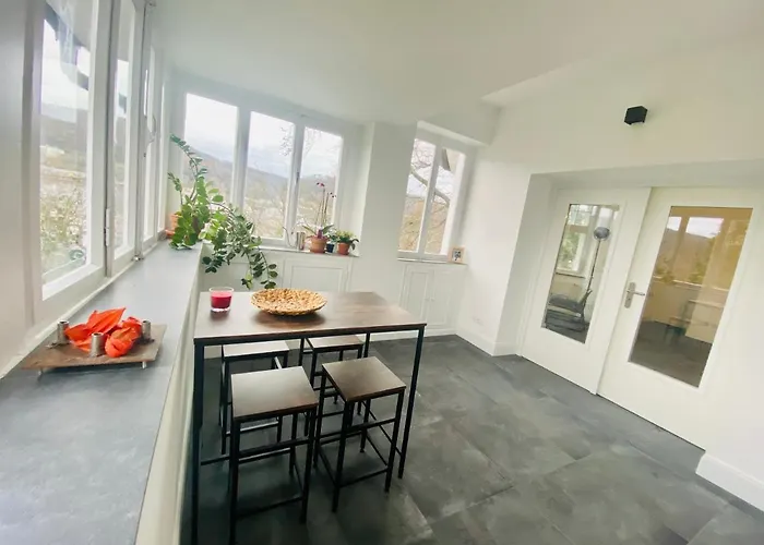 Get-your-flat Traumhafte Altbau-wohnung In Denkmal-villa 3 Zr Kue Bad 2 Schlafzr 125 M2 Haustier Auf Anfrage - Ruhig & Naturnah *